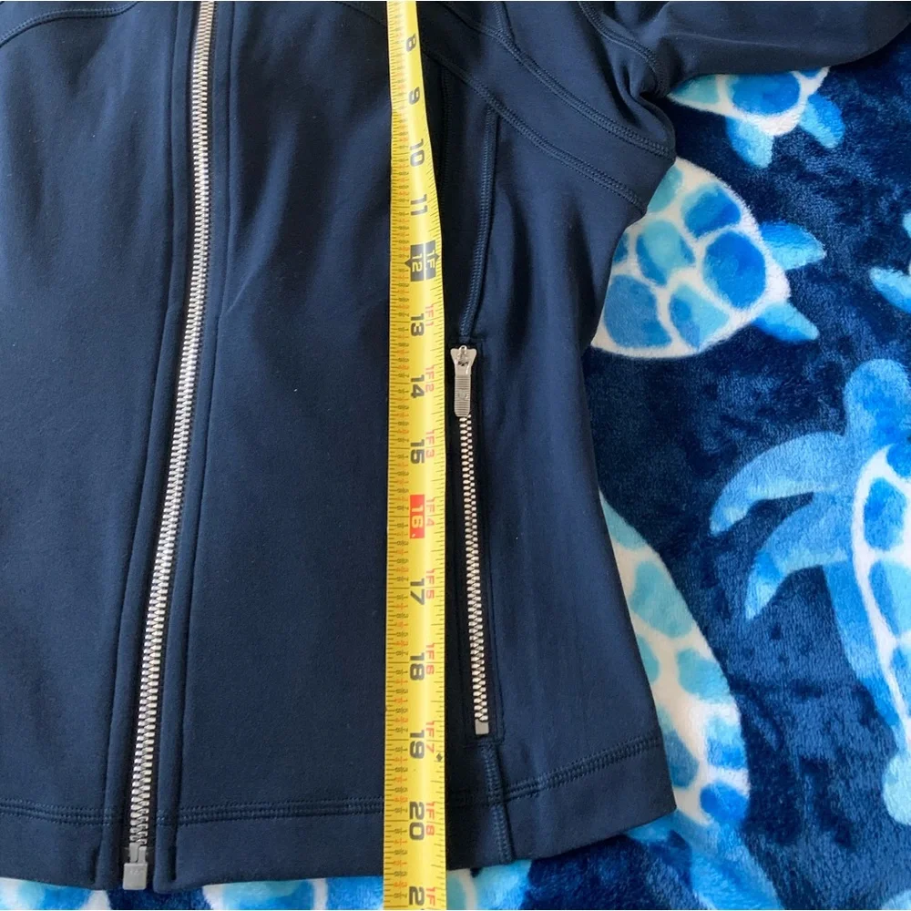 Lululemon Athletica Define Cropped Nulu Jacket size 8 NWOT - Picture 12 of 14